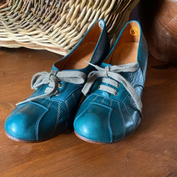 Chie Mihara Teal Leather Heels with Lace Detail - Picture 7 of 11